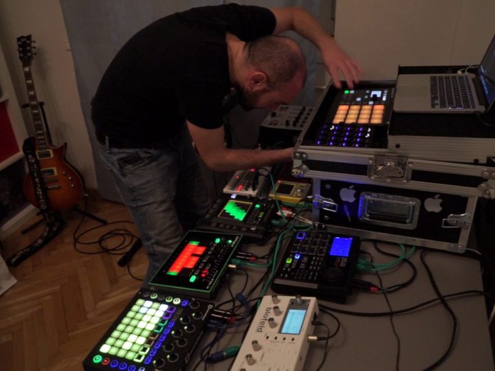 Live Bedroom EDM Session – Winter Techno